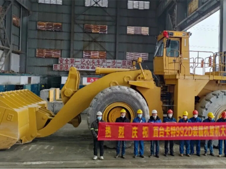 How a CAT 992D Loader Returned to “Like-New” Performance After 40,000 Hours — And Saved 33% With CAT Reman Parts 4 CAT 992D Loader Returned