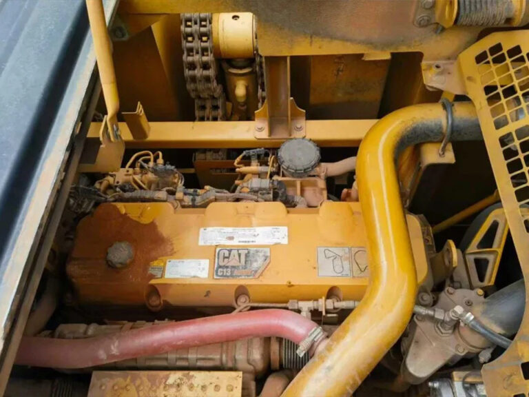 Caterpillar 349E Excavator Repair – C13 Engine Injector and Wiring Harness Replacement 6 Caterpillar 349E Excavator Repair