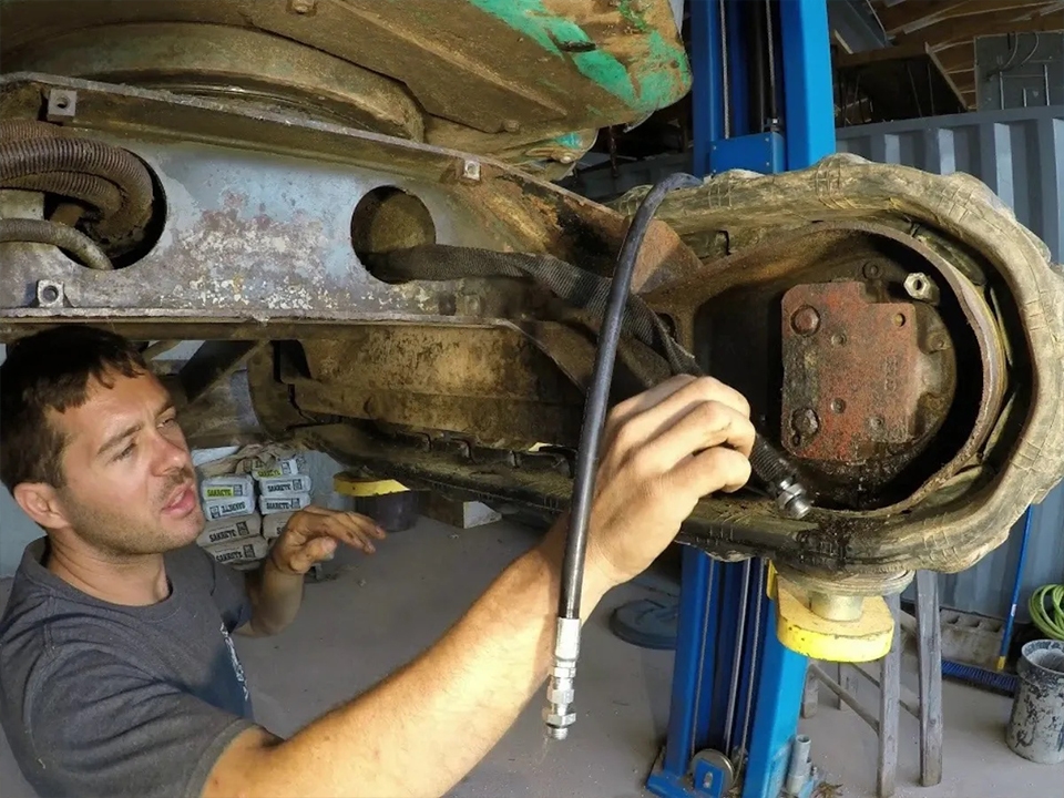 Quality Control 1 Final Drive Oil Leaks