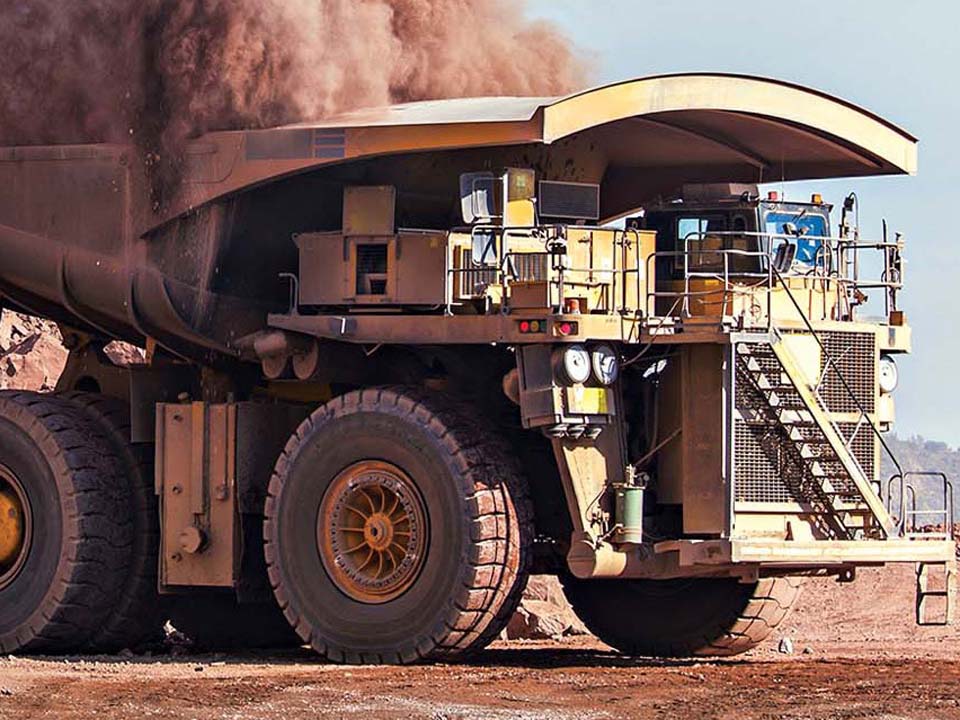 Mini Excavator Engine Life: Hours Benchmarks for Contractors 6 Mini Excavator Engine