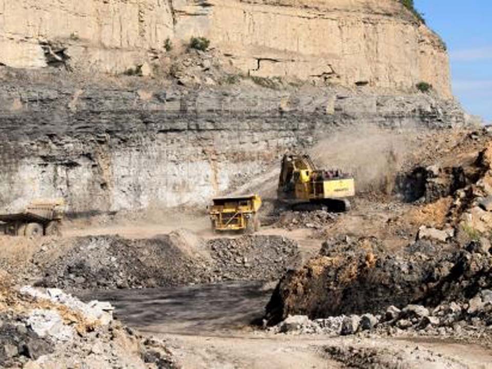 Mini Excavator Engine Life: Hours Benchmarks for Contractors 8 Mini Excavator Engine