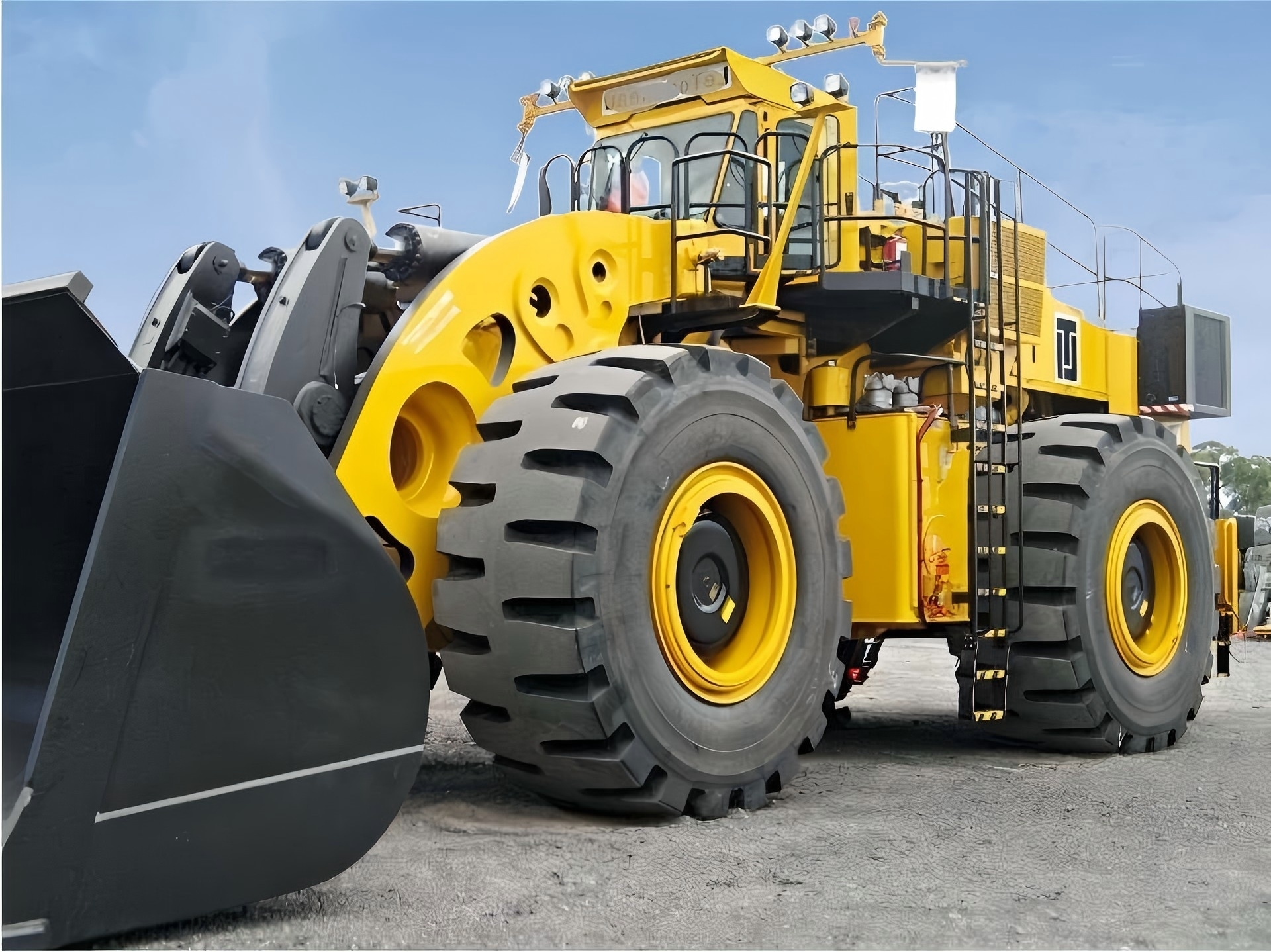 Mini Excavator Engine Life: Hours Benchmarks for Contractors 1 Mini Excavator Engine