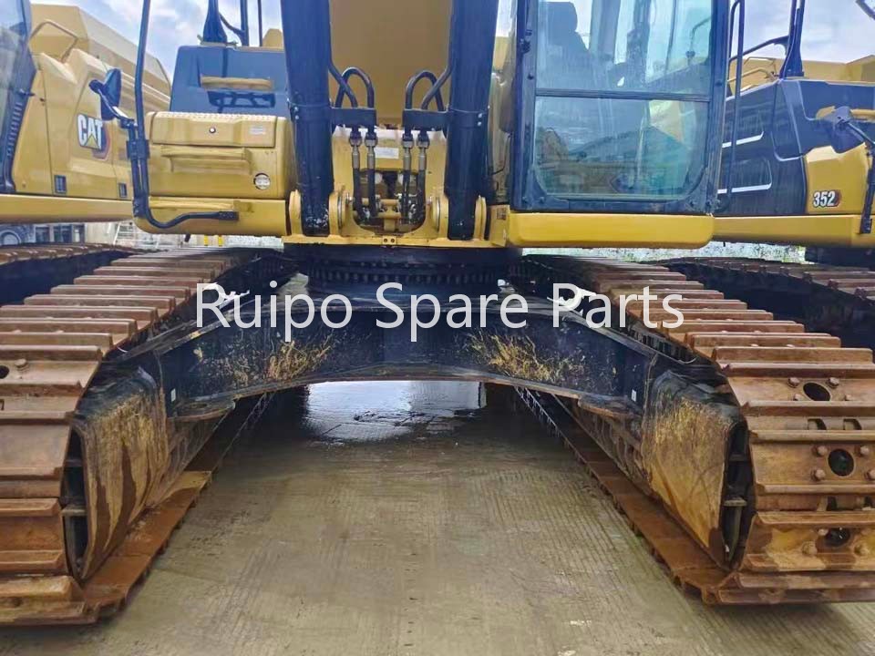 Used Excavator Hours: What Counts as High, Medium, or Low Risk? 1 Used Excavator 6